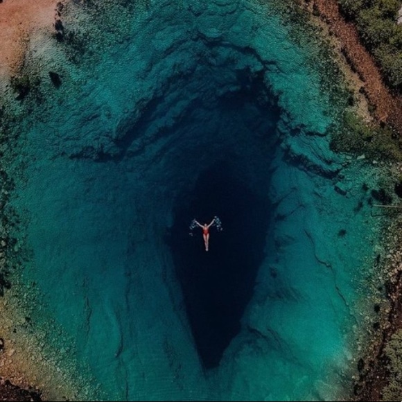 Meet your Posher, Addison - Picture 1 of 1